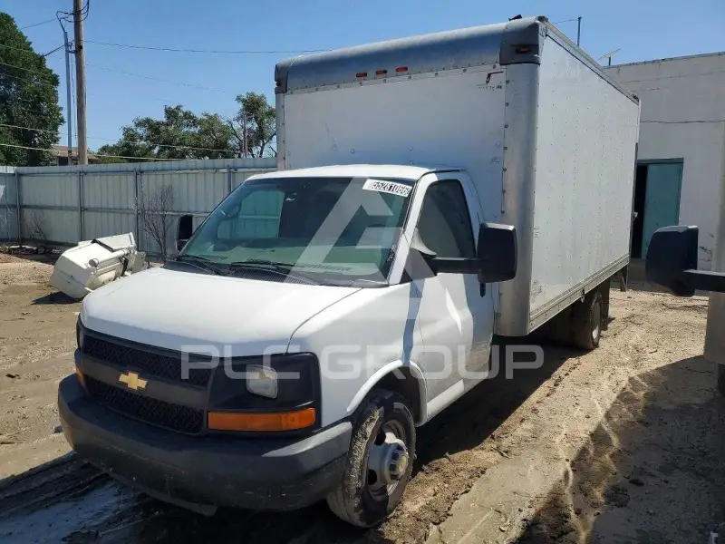 2014 Chevrolet Express photo