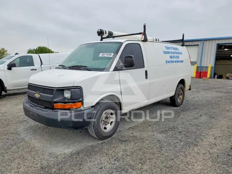 2014 Chevrolet Express photo