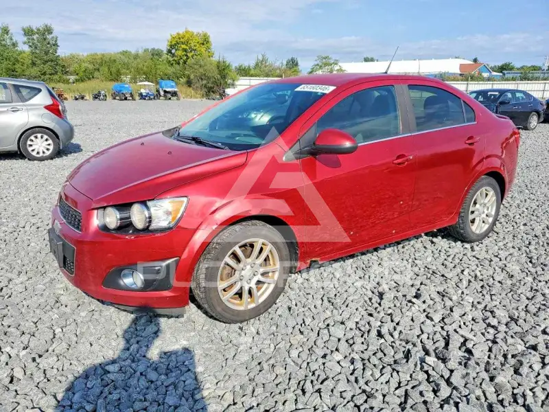 2014 Chevrolet Sonic фото