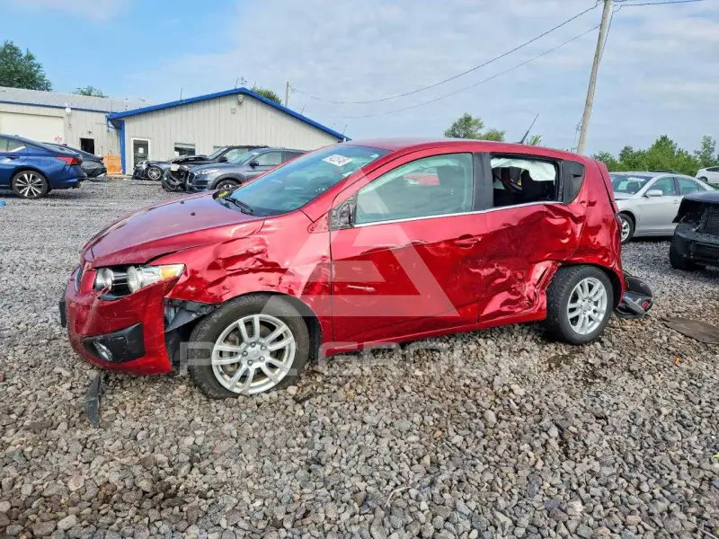 2014 Chevrolet Sonic фото