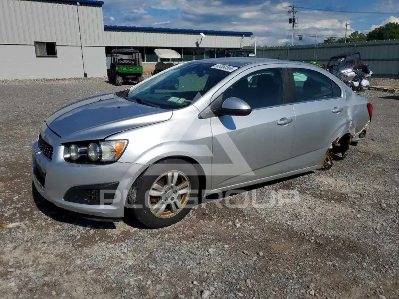 2014 Chevrolet Sonic фото