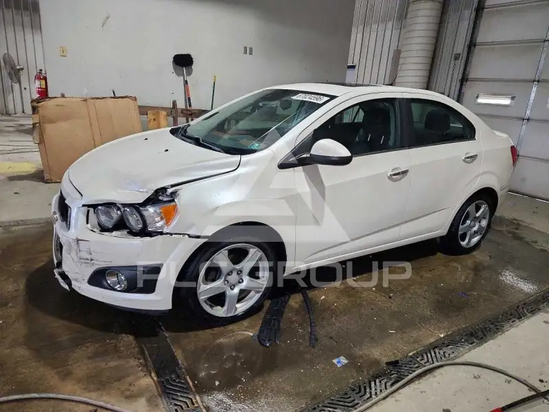 2014 Chevrolet Sonic фото