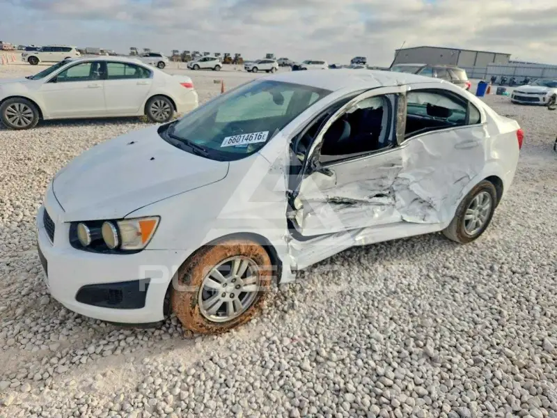 2014 Chevrolet Sonic фото