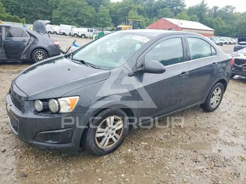 2014 Chevrolet Sonic фото
