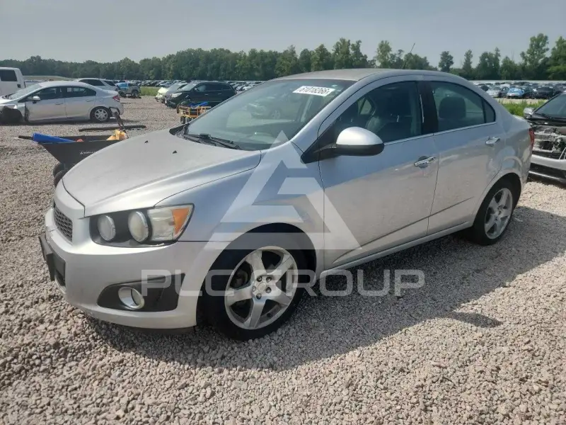 2014 Chevrolet Sonic фото