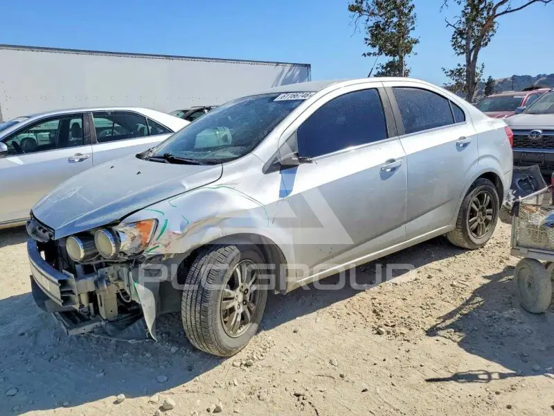 2014 Chevrolet Sonic фото