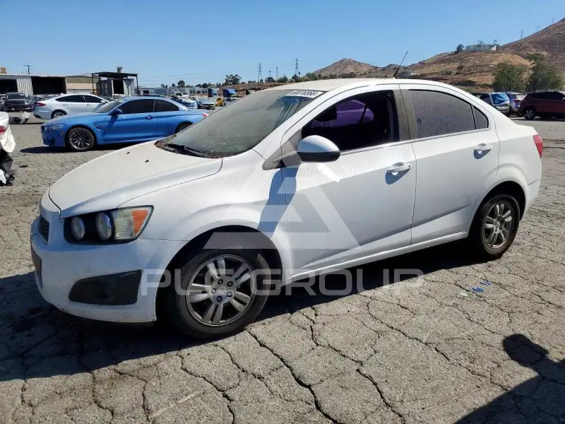 2014 Chevrolet Sonic фото