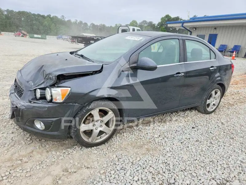 2014 Chevrolet Sonic фото