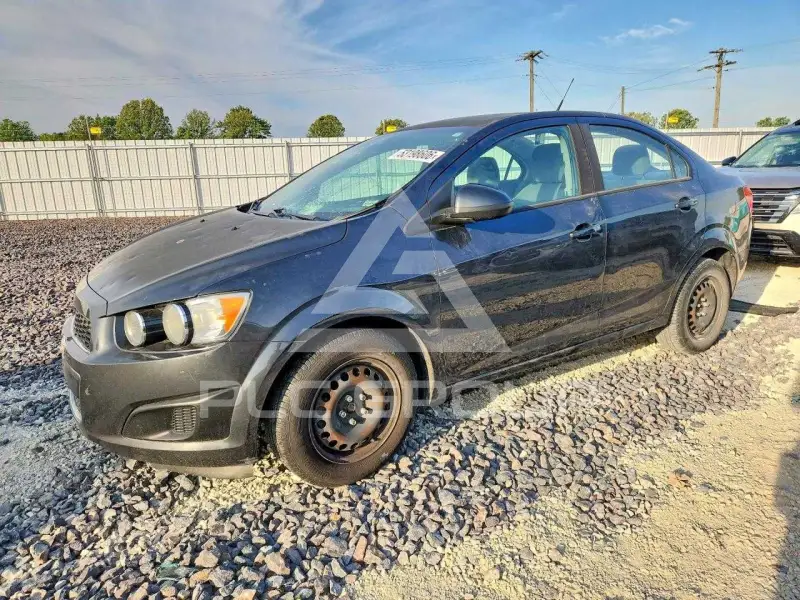 2014 Chevrolet Sonic фото