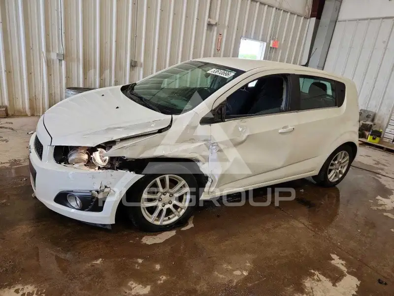 2014 Chevrolet Sonic фото