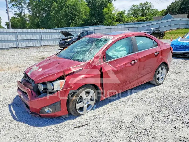 2014 Chevrolet Sonic фото