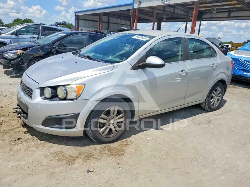 2014 Chevrolet Sonic фото