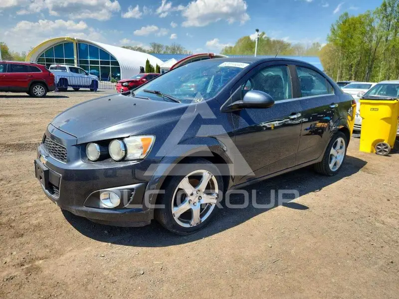 2014 Chevrolet Sonic фото