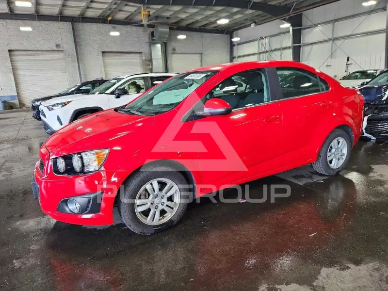 2014 Chevrolet Sonic фото