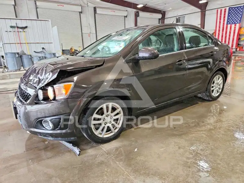 2014 Chevrolet Sonic фото