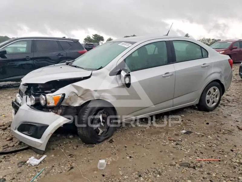 2014 Chevrolet Sonic photo