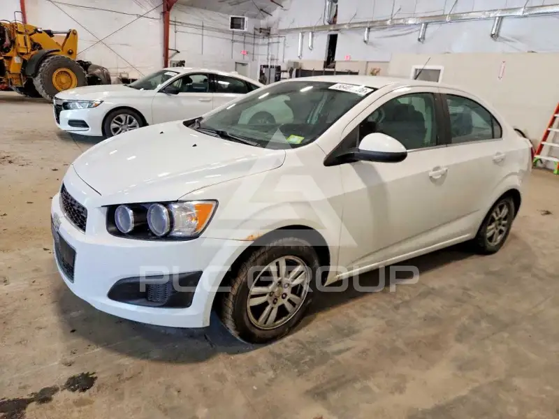 2014 Chevrolet Sonic фото