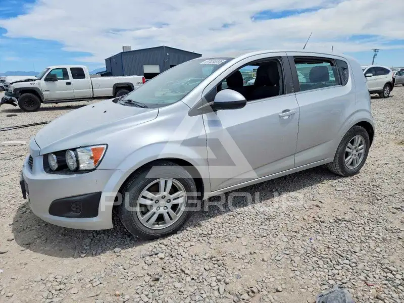 2014 Chevrolet Sonic фото