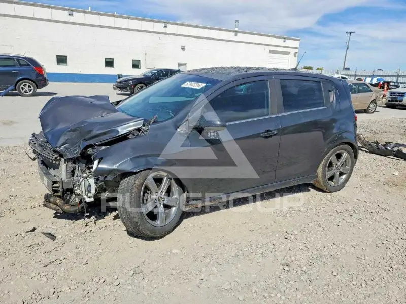 2014 Chevrolet Sonic фото
