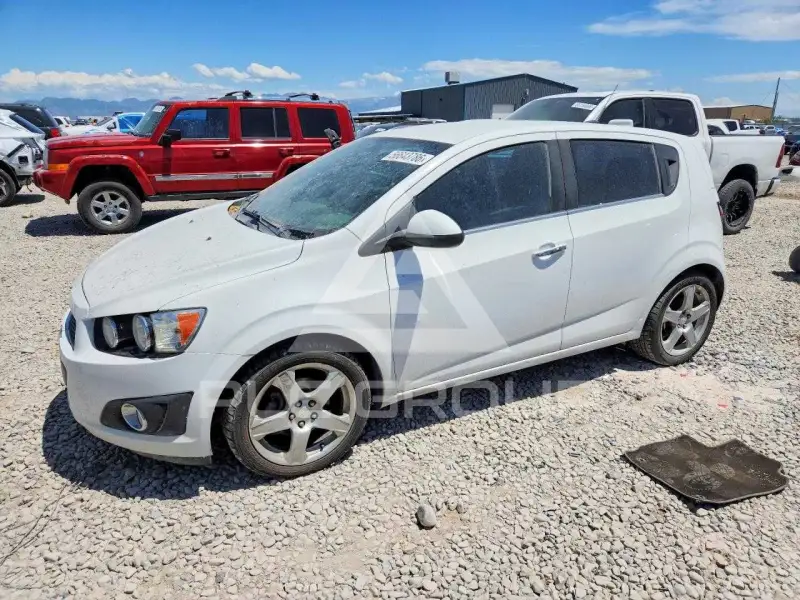 2014 Chevrolet Sonic фото