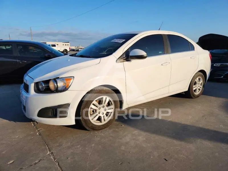 2014 Chevrolet Sonic фото