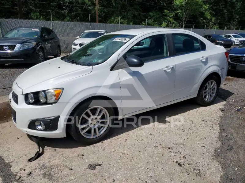 2014 Chevrolet Sonic photo