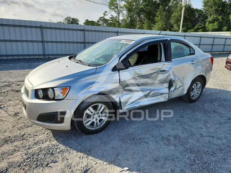2014 Chevrolet Sonic photo