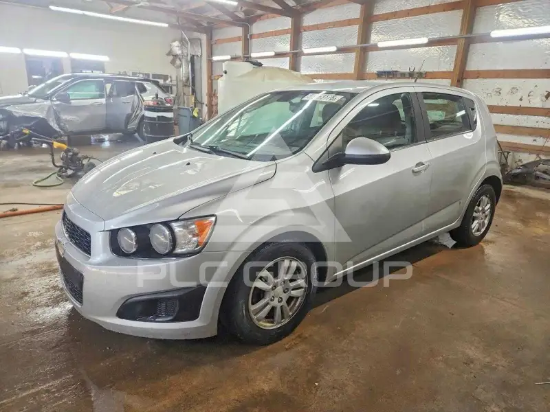 2014 Chevrolet Sonic фото