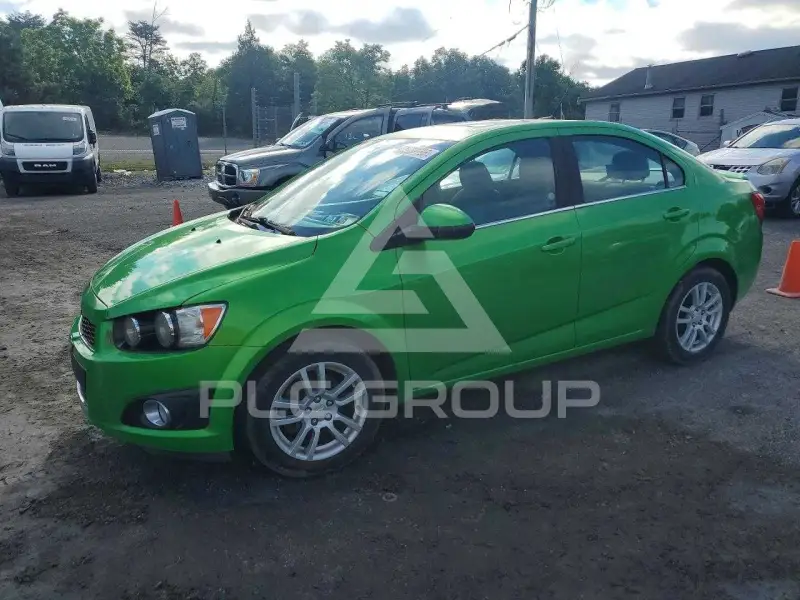2014 Chevrolet Sonic photo
