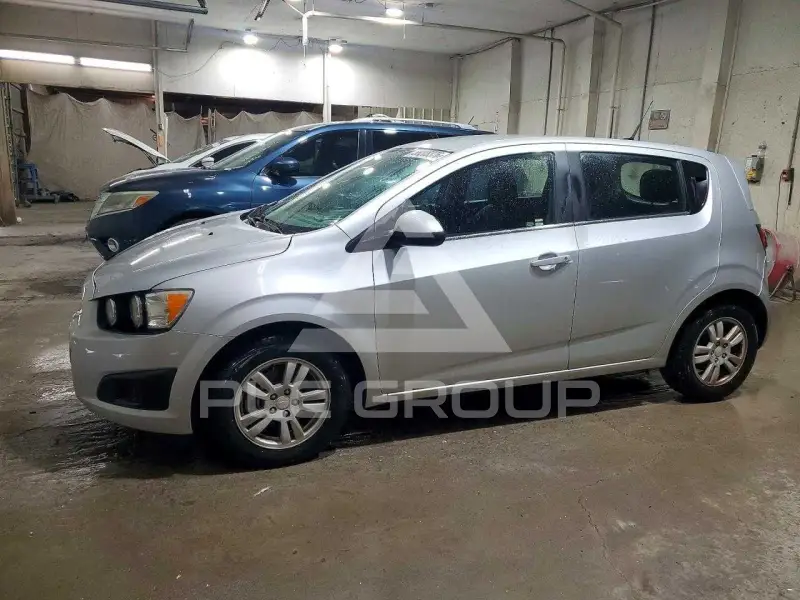 2014 Chevrolet Sonic фото