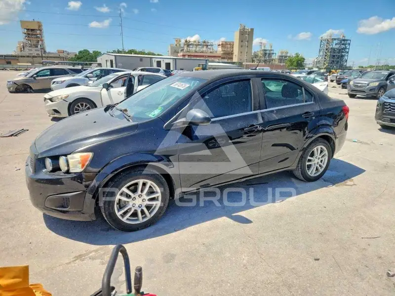 2014 Chevrolet Sonic фото