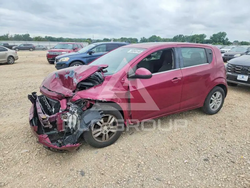 2014 Chevrolet Sonic фото