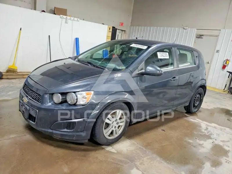 2014 Chevrolet Sonic фото