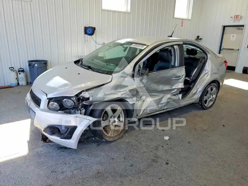 2014 Chevrolet Sonic фото