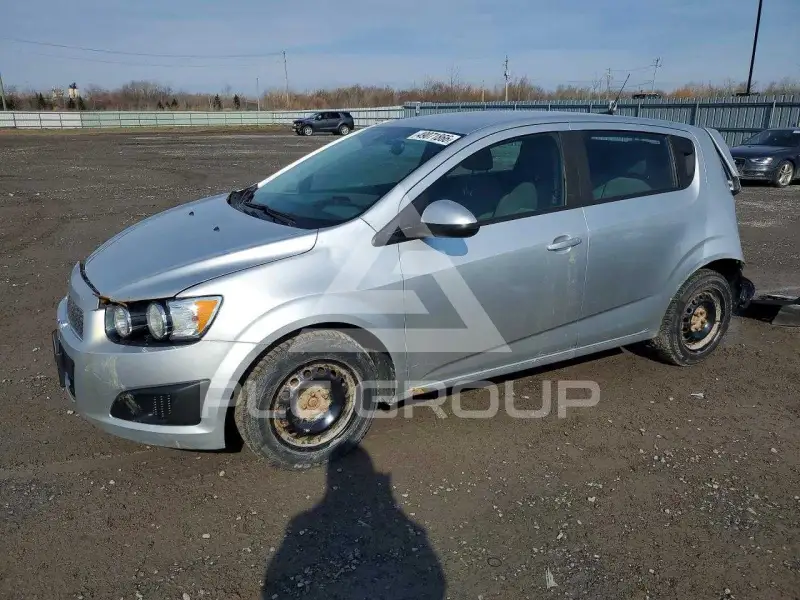 2014 Chevrolet Sonic photo