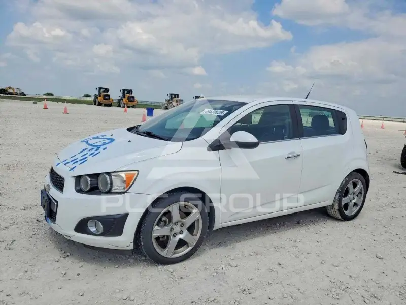 2014 Chevrolet Sonic фото