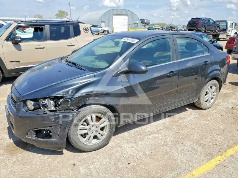 2014 Chevrolet Sonic фото