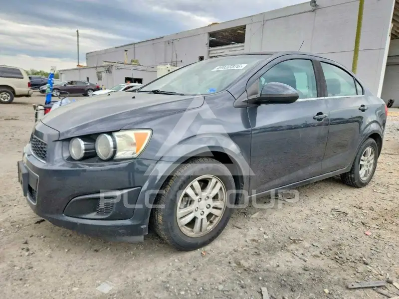 2014 Chevrolet Sonic фото