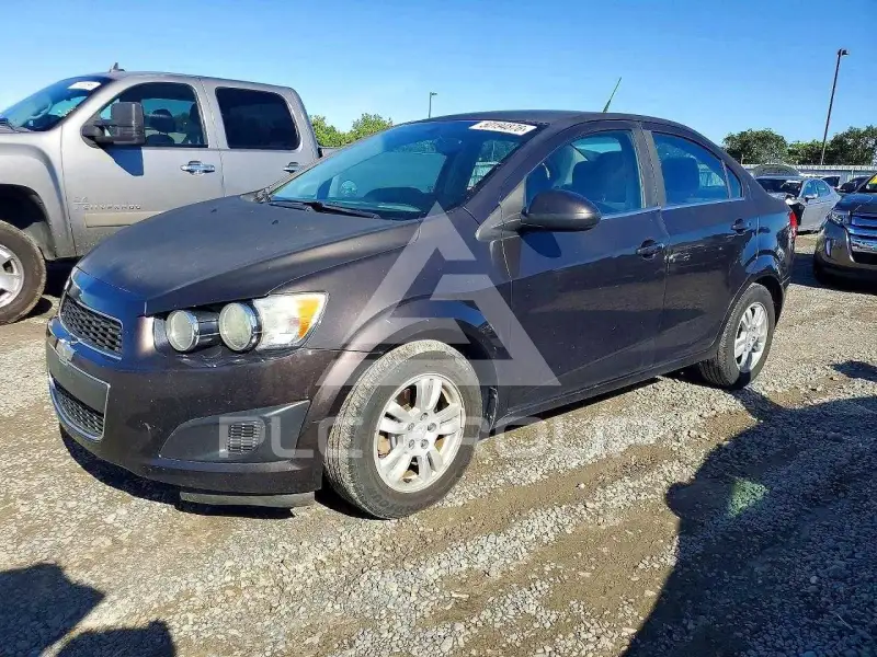 2014 Chevrolet Sonic фото