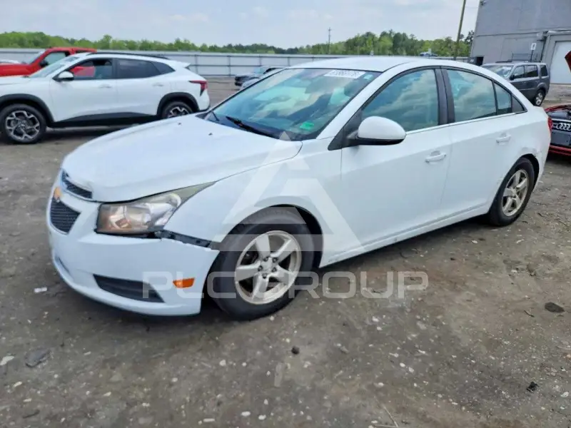 2014 Chevrolet Cruze фото