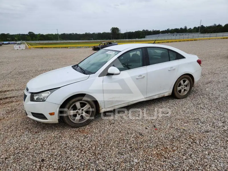 2014 Chevrolet Cruze photo