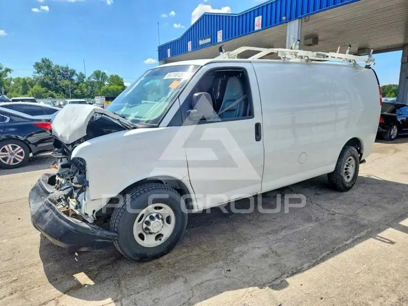 2014 Chevrolet Express photo
