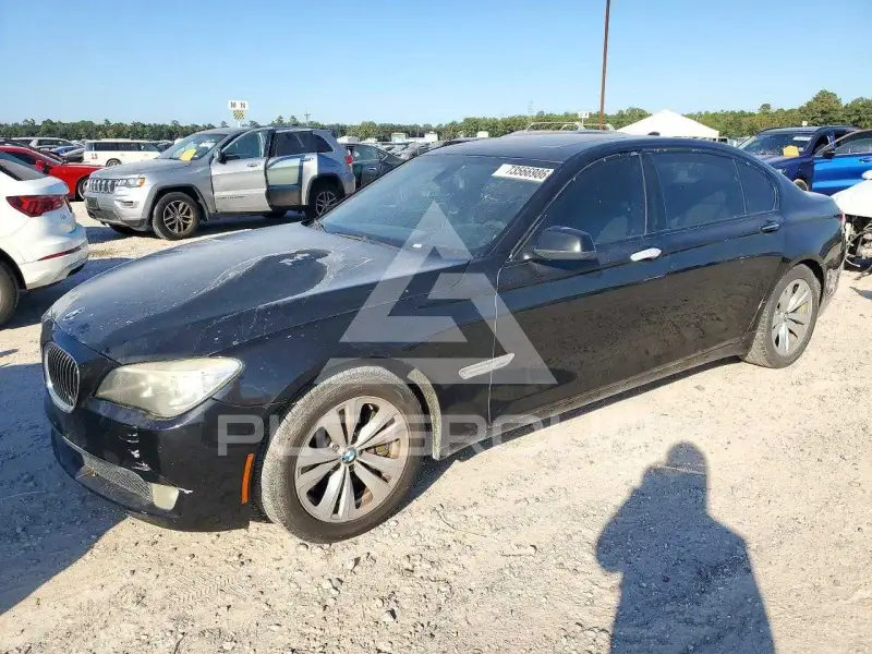 2014 BMW 750 photo
