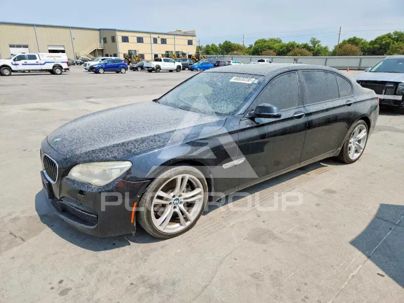 2014 BMW 750 фото