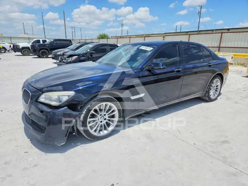 2014 BMW 750 photo