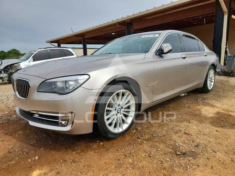 2014 BMW 750 photo