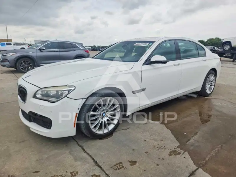 2014 BMW 750 photo