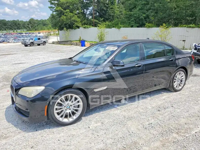 2014 BMW 750 фото
