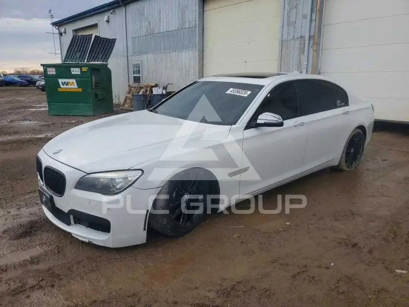 2014 BMW 750 фото
