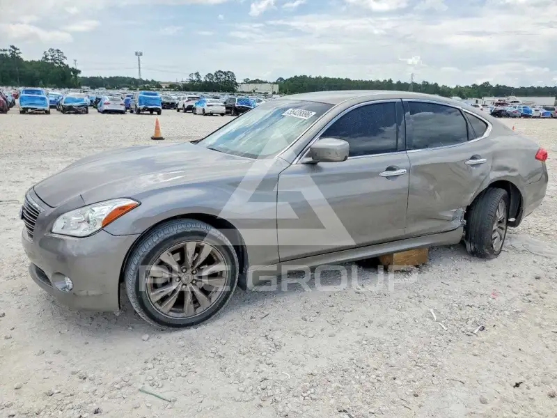 2014 Infinity Q70 фото
